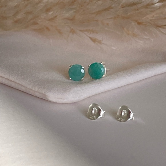 925 Sterling Silver Natural Emerald Stud Earrings!!  “Royal Delicacies” - Picture 15 of 17